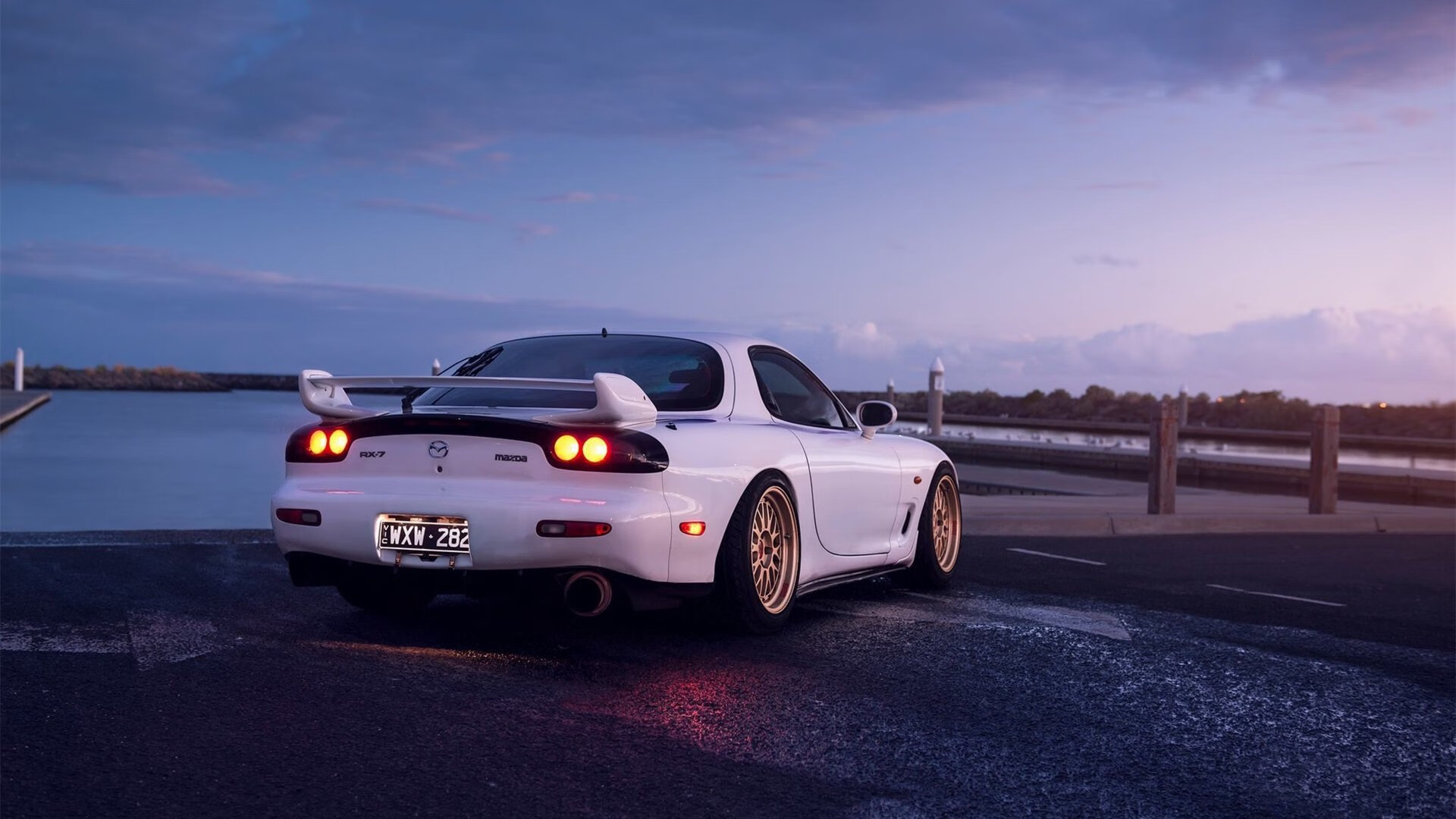 “强强对决”——车队之间的精彩拉锯战,《强强对决》