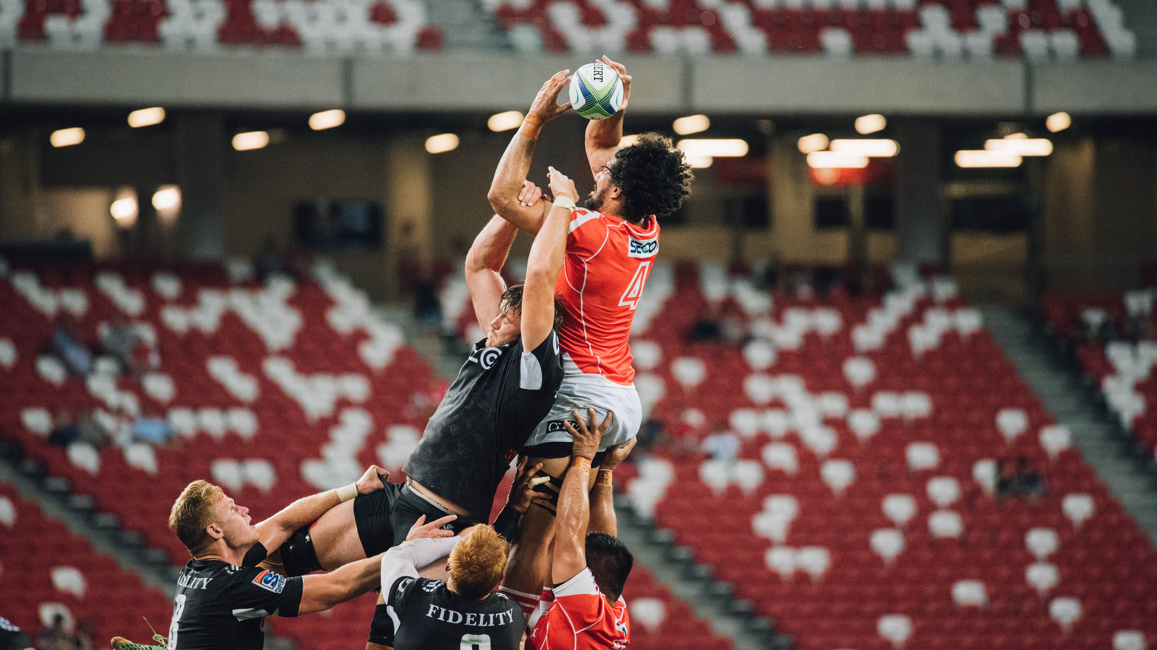 “强强对决”——车队之间的精彩拉锯战,《强强对决》