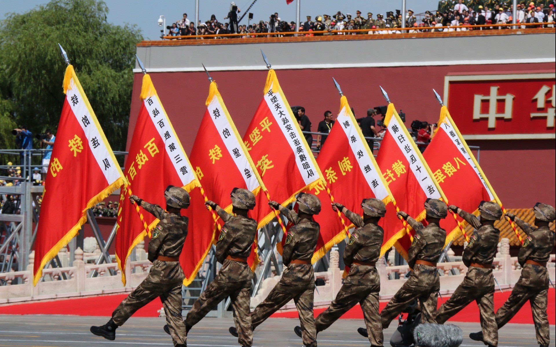 史上最激动人心“冠军决战”：全场燃爆的瞬间，冠军精彩